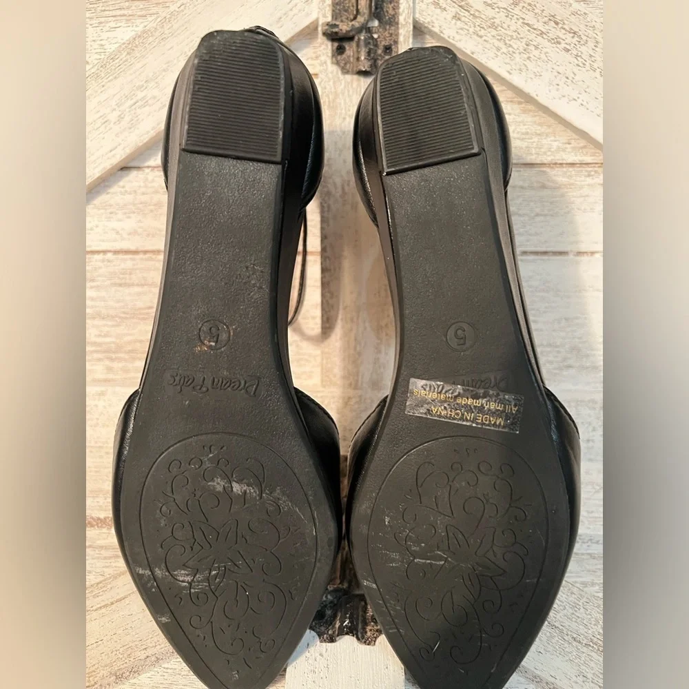 Dream Pairs Black Ankle Strap Flats